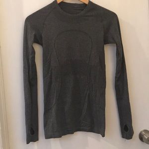 lululemon Swiftly Tech Long Sleeve. Size 4